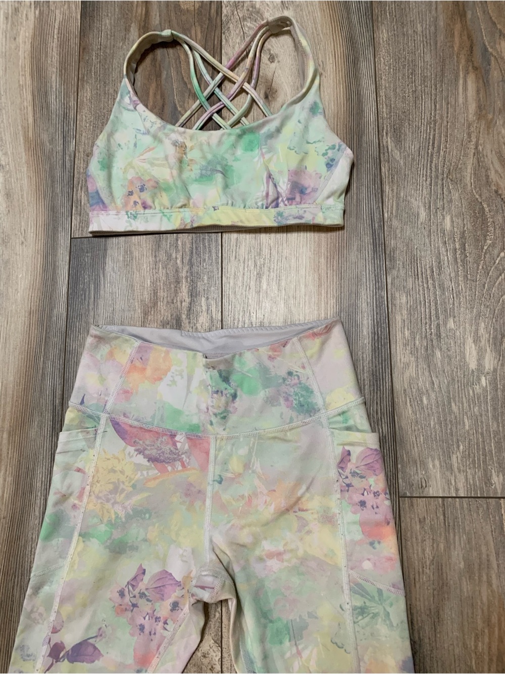 Victorias Secret Pastel Watercolor Incredible Yoga 2-piece Set